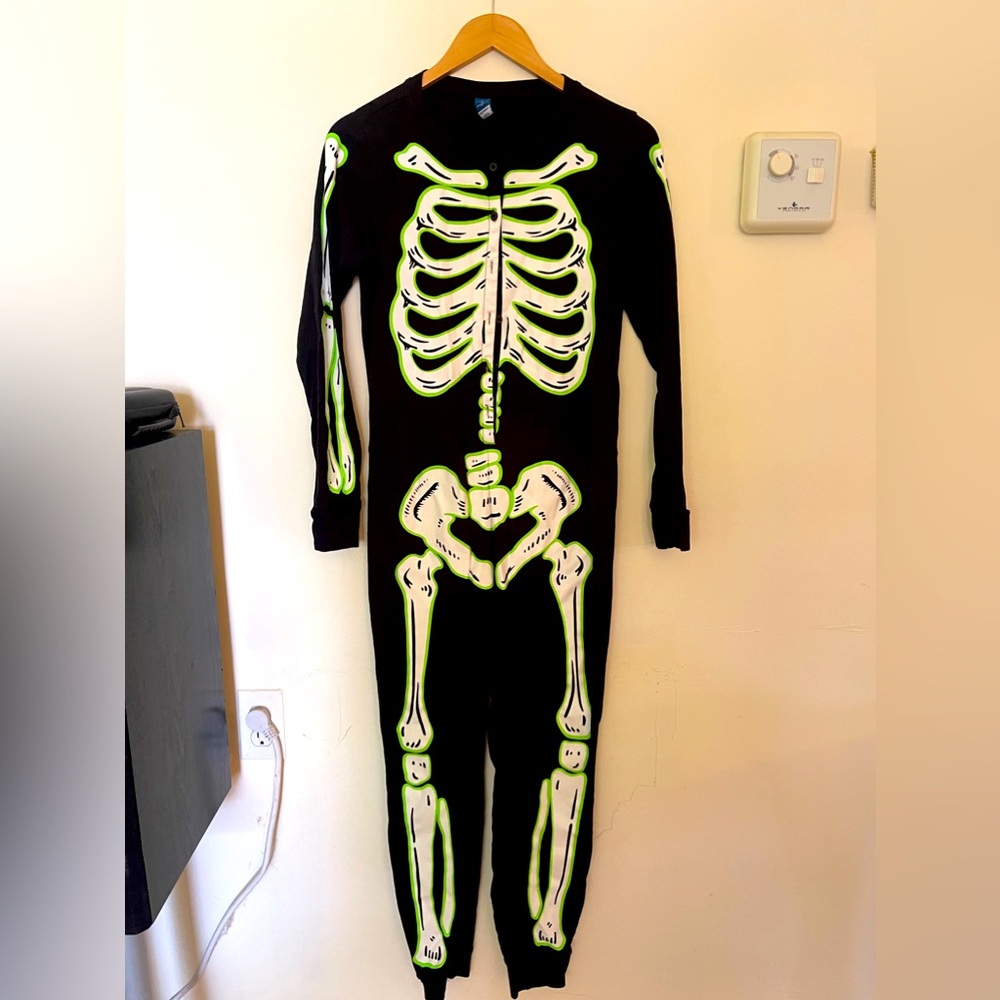 OlD NAVY skeleton PJs